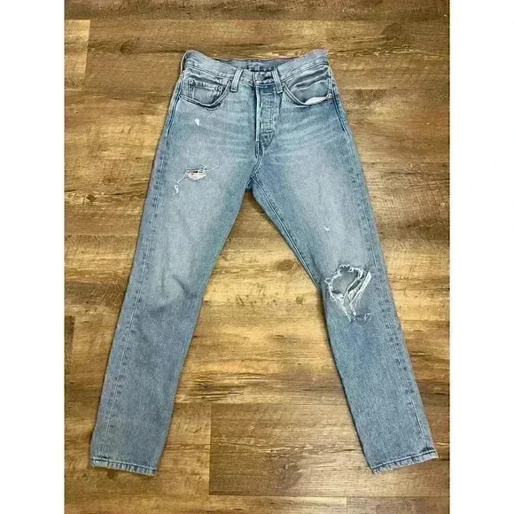 Levi's 501 Button Fly Women's 26X28 Light Blue Wash Denim Jeans Big E Distressed - Picture 1 of 12
